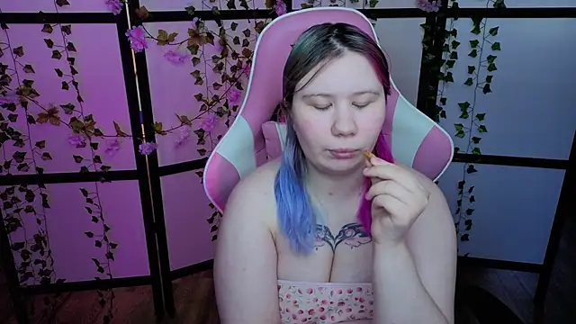 Snapshot of kitsune_little chatting on May 2026 12:34:01 PM kitsune little online show from May 2026 12:34:01 PM