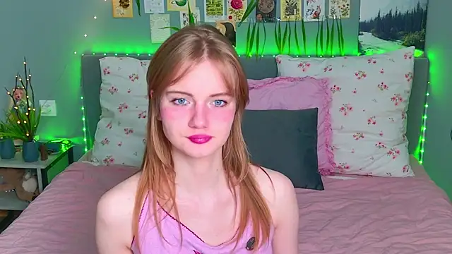 ElfieWhite online show from July 2026 10:13:01 PM