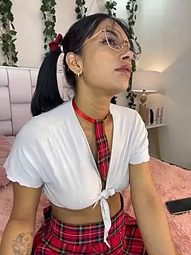 Rubi08  online show from March 2026 03:44:02 AM