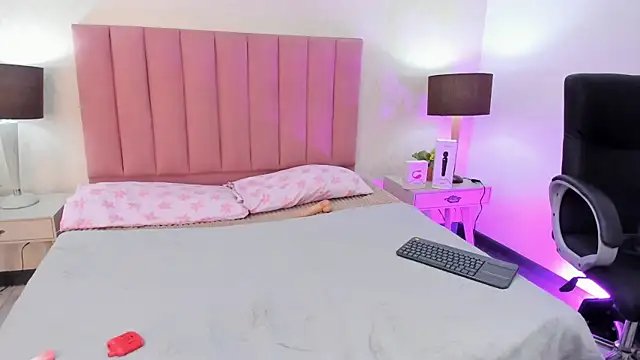 Rubi08  online show from April 2026 11:23:01 AM