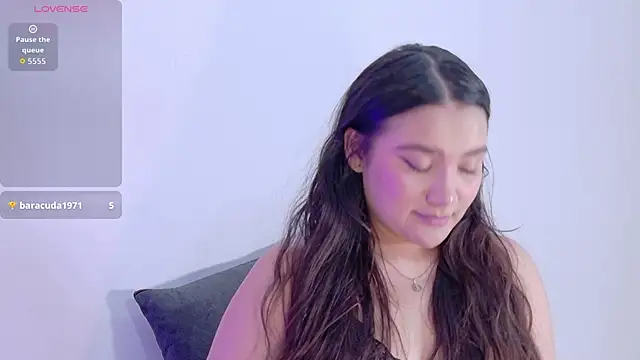 Snapshot of LiiaBloom chatting on May 2026 05:02:02 AM LiiaBloom online show from May 2026 05:02:02 AM
