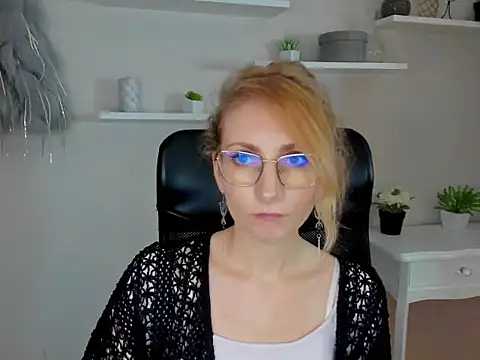 CinderellaMoon online show from February 2026 06:34:02 AM