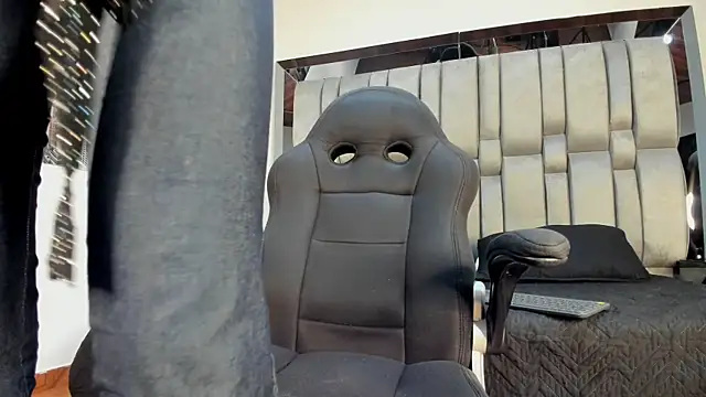 ElektraBomdans online show from April 2026 07:58:01 PM