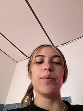 Snapshot of Sophie_vega1 chatting on May 2026 03:53:02 PM Sophie vega1 online show from May 2026 03:53:02 PM