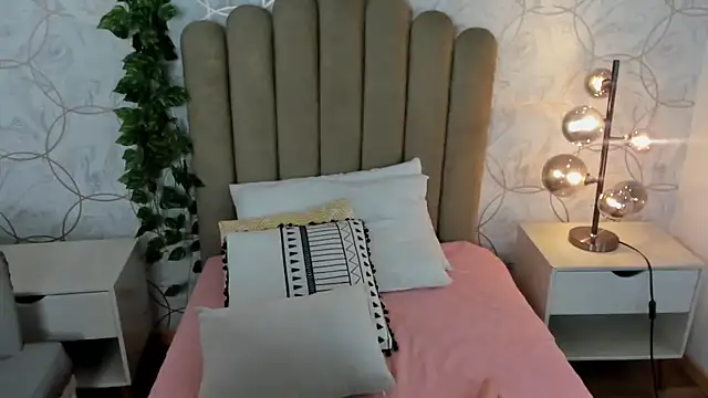 angelsky11 online show from April 2026 07:22:01 PM