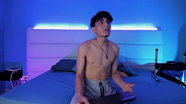 abrilandjulian online show from March 2026 11:39:02 AM