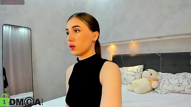 Emily Lews online show from March 2026 01:01:02 AM