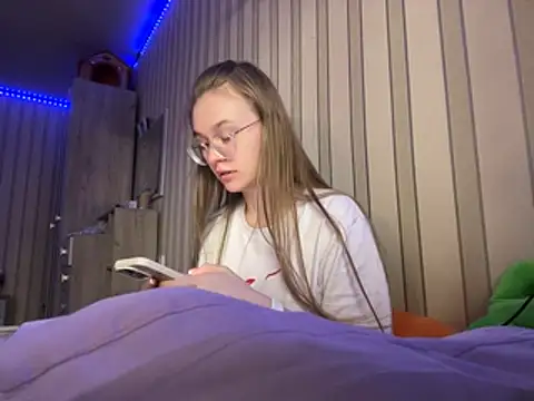 Snapshot of melissashineee chatting on March 2026 10:00:01 AM melissashineee online show from March 2026 10:00:01 AM