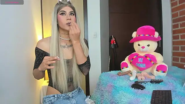 alisoondrean  online show from February 2026 01:20:01 PM