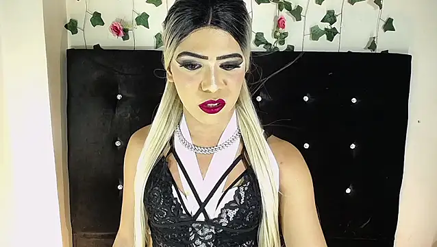 Snapshot of Kristal_Queen01 chatting on May 2026 05:03:02 AM Kristal Queen01 online show from May 2026 05:03:02 AM
