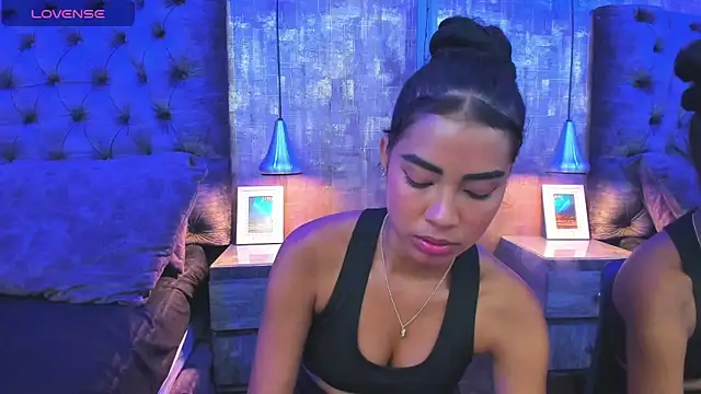 ninareyes online show from February 2026 09:33:02 PM