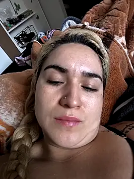 violet-grey online show from March 2026 12:52:01 PM