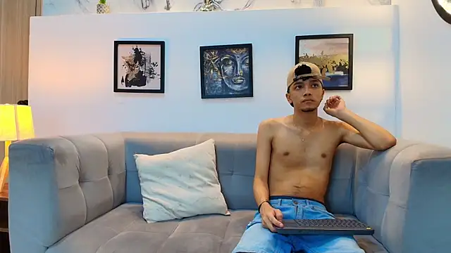 YOUNG BOYS HELL online show from April 2026 01:08:01 AM