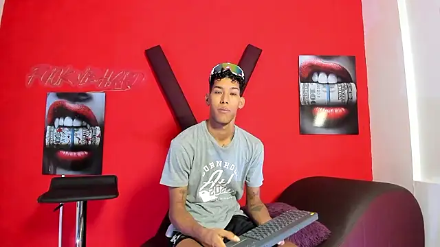 GREEN BOYS online show from March 2026 07:25:01 AM