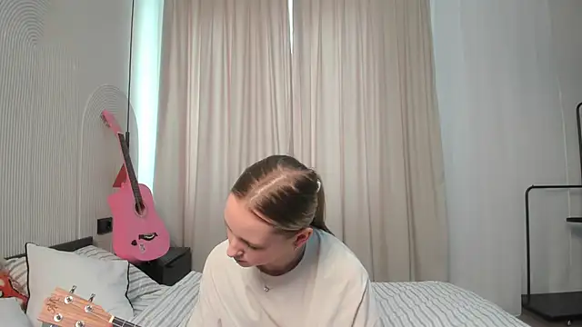 TraceeRebollar online show from March 2026 10:11:01 AM