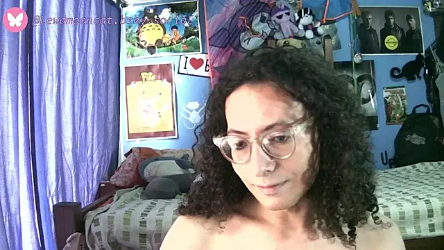 lewd mooncat online show from May 2026 09:42:01 PM