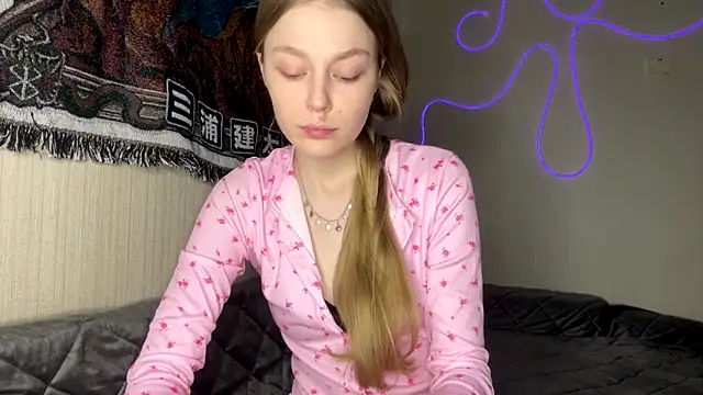 CassandraMur online show from March 2026 06:04:02 PM