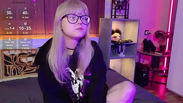 MoliQin online show from April 2026 08:13:01 AM