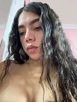 Snapshot of Luna_rousse26 chatting on June 2026 01:38:02 PM Luna rousse26 online show from June 2026 01:38:02 PM