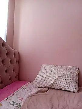 kiki milu online show from April 2026 05:36:01 PM