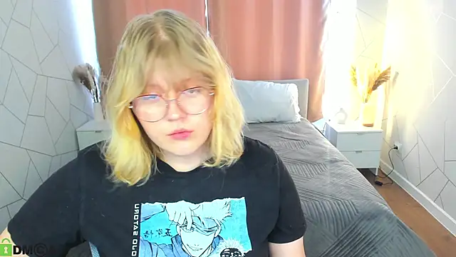 luna c0ra online show from April 2026 06:19:01 AM