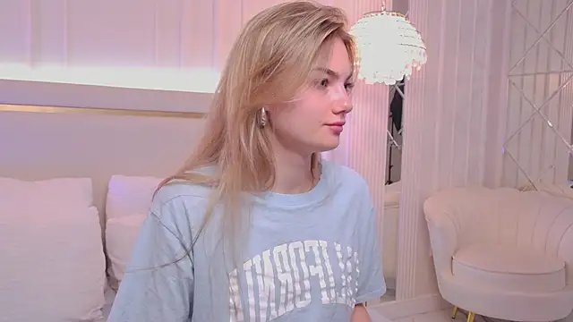 Snapshot of Sona_Lavberi chatting on May 2026 09:50:02 AM Sona Lavberi online show from May 2026 09:50:02 AM