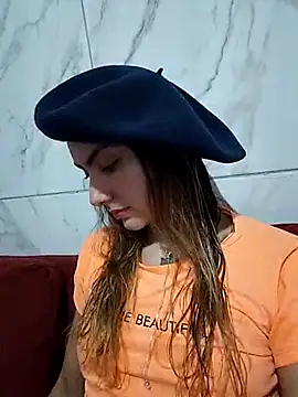 Larinhacat online show from March 2026 03:52:02 AM