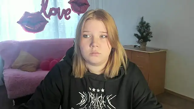 StripGyrl online show from March 2026 08:09:02 AM