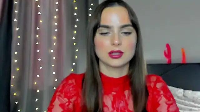Snapshot of megann_fox2 chatting on April 2026 03:07:01 PM megann fox2 online show from April 2026 03:07:01 PM
