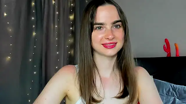 Snapshot of megann_fox2 chatting on June 2026 04:45:02 PM megann fox2 online show from June 2026 04:45:02 PM