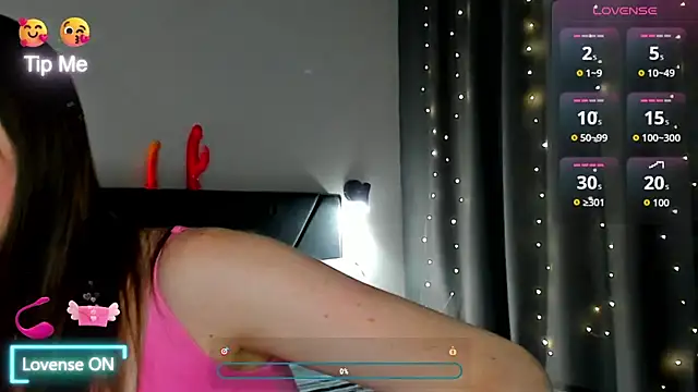 Snapshot of megann_fox2 chatting on July 2026 03:47:01 PM megann fox2 online show from July 2026 03:47:01 PM
