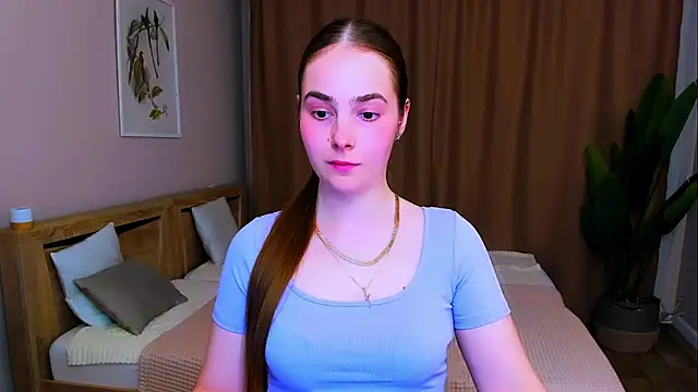 Maddy Wood  online show from April 2026 07:07:02 PM