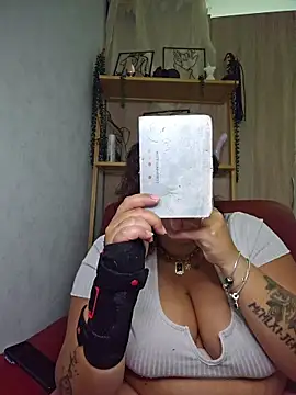 Deesse luna online show from May 2026 12:20:01 PM