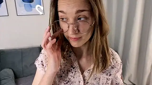 Snapshot of AshleyyJones chatting on June 2026 02:06:02 PM AshleyyJones online show from June 2026 02:06:02 PM