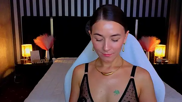 Snapshot of GracefulMichelle chatting on July 2026 07:17:01 PM GracefulMichelle online show from July 2026 07:17:01 PM