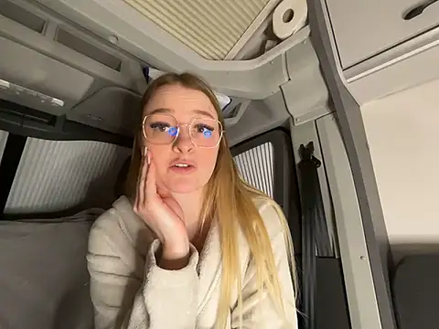 melanieTesss online show from February 2026 11:50:02 PM