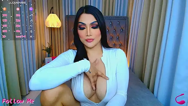 Laureen Hilton online show from April 2026 06:10:01 PM