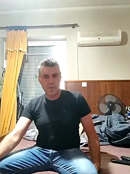 Snapshot of DimmP35 chatting on June 2026 08:53:01 AM DimmP35 online show from June 2026 08:53:01 AM