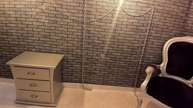 hillary bigbutt online show from April 2026 06:01:02 PM