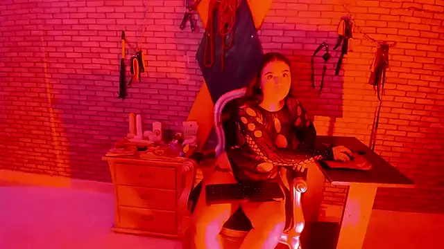 hillary bigbutt online show from April 2026 11:45:02 AM