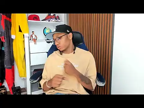 yandi hot online show from February 2026 02:27:01 PM