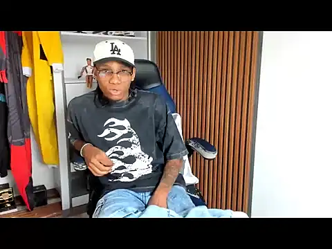 yandi hot online show from February 2026 02:28:01 PM