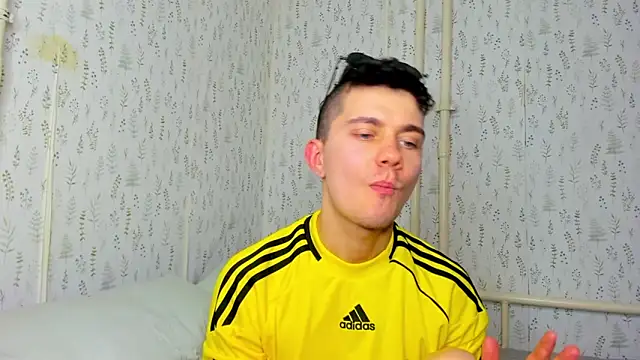 Snapshot of Tomassmitty chatting on March 2026 05:19:01 PM Tomassmitty online show from March 2026 05:19:01 PM