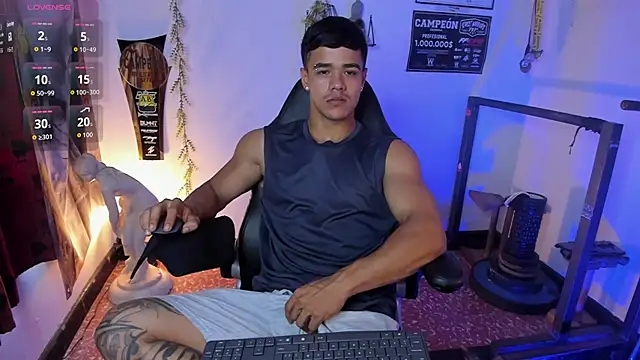 Rob zaens33 online show from April 2026 02:40:01 PM