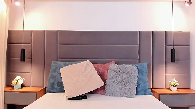 Snapshot of KaraWatson chatting on February 2026 11:28:01 AM KaraWatson online show from February 2026 11:28:01 AM