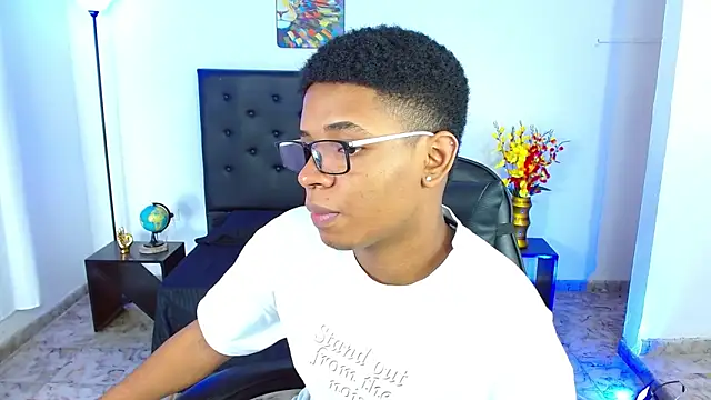 liiam3 online show from April 2026 08:43:02 PM