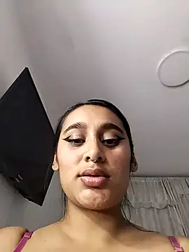 amira moon18 online show from February 2026 06:26:01 AM