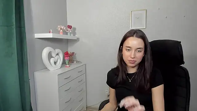 AdeleSolo online show from April 2026 05:48:02 PM