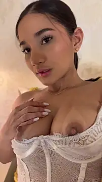 AlessiaVallmont online show from April 2026 08:15:02 PM