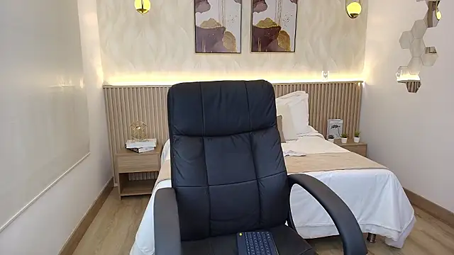 BellaMillers online show from March 2026 06:46:02 PM